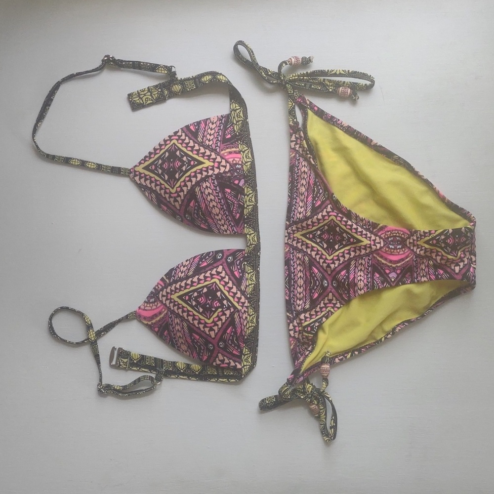 2-piece swim suit from Heat Swimwear Inc. Black/pink/neon Size‎ M